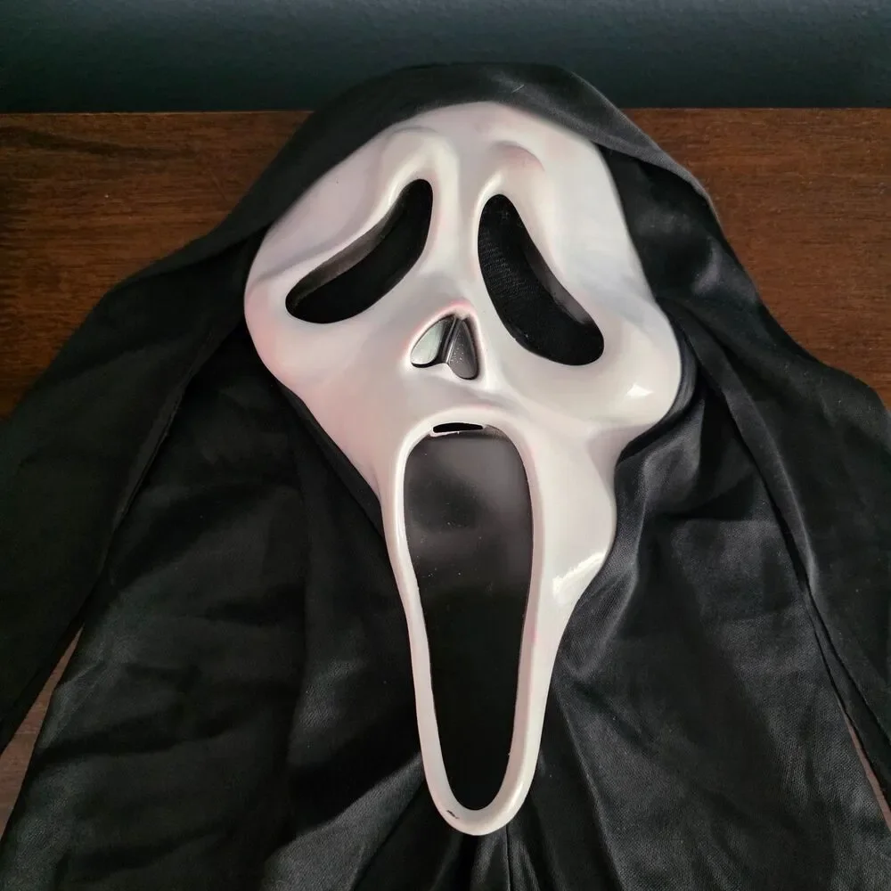 Scream Mask Ghost Face Fun World Div Fantastic Faces 2011 READ
